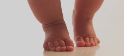 Miért a gyerek jár lábujjhegyen, okok, kezelés, masszázs