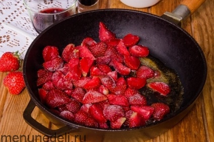 Recept Tarta karamellizált szamóca (Tart) Recept torta karamellizált eperrel