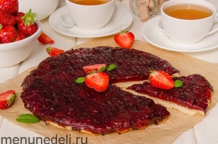 Recept Tarte karamellizált szamóca (amelyet úgy állítottunk eper) Recept torta karamellizált eperrel