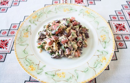 Obzhorka saláta babbal és paradicsommal - ünnep receptek 2017