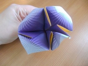 A legegyszerűbb virág origami ábrák, egyszerű és u video oktatóanyagokat