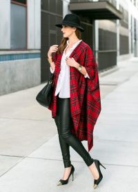 Abból, amit viselni ponchos (poncsók) Abból, amit viselni esőköpenyek