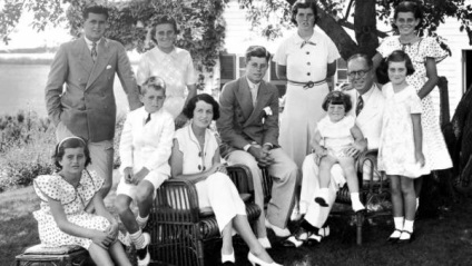 Az erőssége az átok - egy olyan társadalomban, titkos tudás (erő) Az erőssége az átok - egy olyan társadalomban, titkos tudás