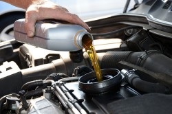 Mennyi olajat öntenek a Oka (összes avtomasla) Mennyi olajat öntenek a Oka
