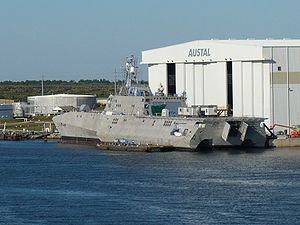 Trimaran - egy (felső része párhuzamos hajótestek) Trimaran - egy
