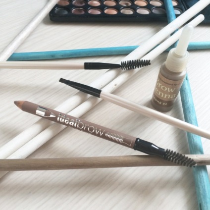 Három eszközök a természetes szemöldök (Brow henna szőke) Három eszközök a természetes szemöldök