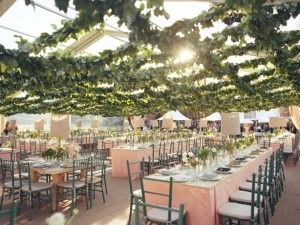 Díszítő esküvői sátrat a saját, a képek példák