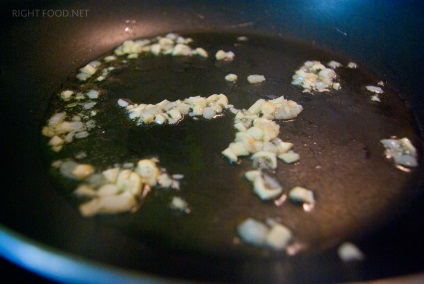 Vegetáriánus tészta koktélparadicsommal, a recept egy fotót