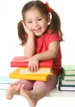 Milyen korban kell kezdeni megtanulni olvasni, mint egy gyerek, és megtanulják, hogy olvassa el a baba egyszerűen és könnyedén