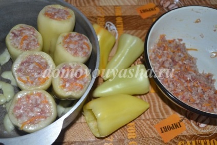 Finom bors töltött hús és a rizs, a népi tudás Kravchenko Anatolij (finom) Finom töltött paprika hús és a rizs, a hagyományos ismeretek Kravchenko Anatoliya