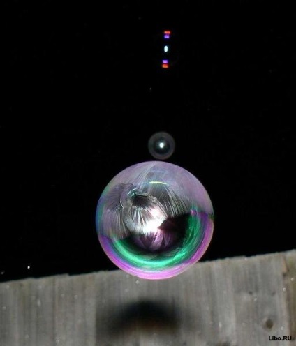 Crystal Balls lány fényképezett buborékok a hideg (recept) (nő) Crystal Balls lány fényképezett buborékok a hideg (recept)
