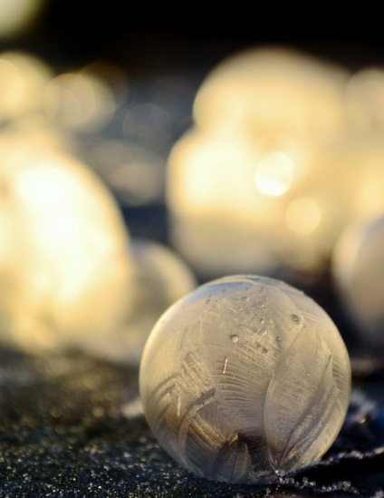 Crystal Balls lány fényképezett buborékok a hideg (recept) (nő) Crystal Balls lány fényképezett buborékok a hideg (recept)