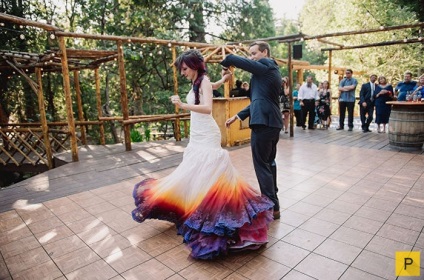 A művész Teylor Enn szokatlan, hogy díszítse a menyasszonyi ruha (10 fotó)