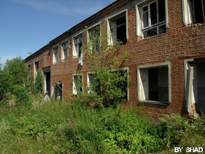 Elhagyott épület közelében krylosovskogo karrier