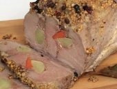 Ham a sertéshús a fólia a kemencében (sütőben fólia sertés sonka) Sült sonka sertéshús fólia a sütőben