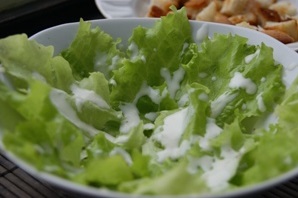 Cézár saláta csirkével klasszikus recept egy egyszerű salátát
