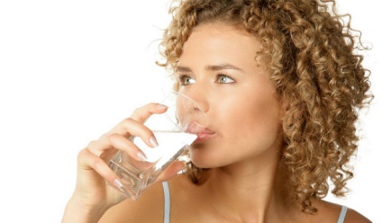 Hogyan lehet megtanulni vizet inni - egészséges gyógyszerek nélkül