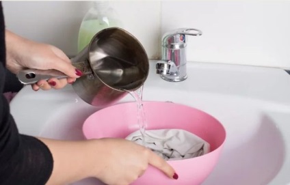 Hogyan mossa áfonya 8 folteltávolító módszerek