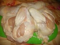 Főzni burgonyát a csirke a sütőben fokozatos főzés fotókkal