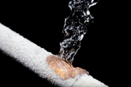 Mivel a melegvíz cső a föld, vagy a kertben terem, vagy otthon az összes cső (vízvezeték) Mivel a melegvíz cső a föld, vagy a kertben terem, vagy otthon az összes csövek