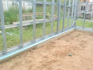 Hogyan tegye a garázsban jobb (jobbra) az udvarban Az udvaron a garázs, hogy rendbe