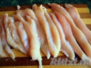 Csirke tekercs sajttal és paradicsommal - előkészítése lépésről lépésre fényképpel