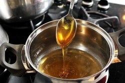 Méz táplált méhek etetésére - főzés titkok