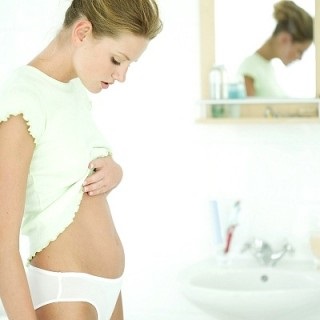 Abban, amit a héten a terhesség, a hasa kezd növekedni, ha van, és hogyan növekszik a terhes has