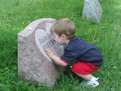 Mi magyarázza, hogy a gyermek, hogy a halál - egy virtuális temető Online