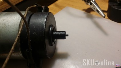 Optikai jeladó vagy egy vicc termelő (merőlegesen a sugara a lemezen) Optikai jeladó vagy egy vicc termelő