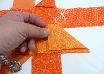 Origami szövet - karokkal magukat (szövet azonos színű) Origami szövet - maguk kezébe