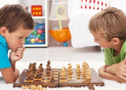 Az előnyök a sakk játékok gyerekeknek -, így a gyermek sakk, Josephine