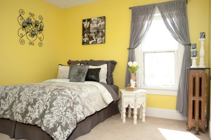 A Sárga tapéta a falak számára a belső, fotó, arany könyv, világos színű, milyen bútorok megközelíti