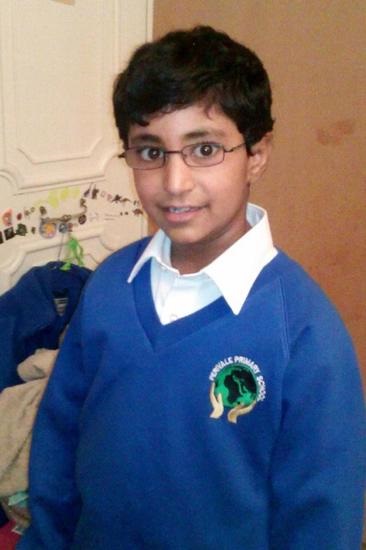 13 éves fiú halt meg annak a ténynek köszönhető, hogy ő osztálytársa tréfásan bedobták egy tányér ételt 1 db