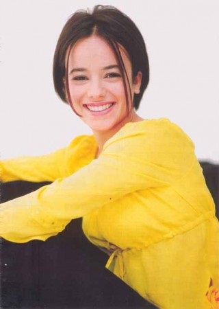 Alizee - a forrása a jó hangulat (francia) Alizee - forrása a jó hangulat