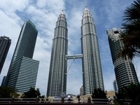 Petronas Twin Towers - egy leírást, hogyan lehet a menetrend a munka és a költségek a látogatás, a torony éjszaka