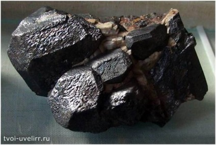 Milyen tulajdonságokkal ilmenite ilmenite (tulajdonságok) Milyen tulajdonságokkal ilmenite ilmenite
