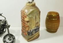 Decoupage palackok férfiak születésnapját tervezés, a master-osztályú férfi, a téma Brandy,