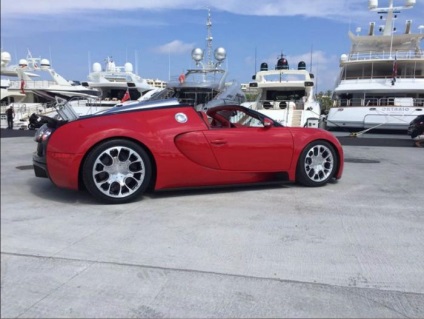 Ez a vörös Bugatti Veyron valójában kék - tsvyah! (Tényleg) Ez a vörös Bugatti Veyron valójában kék - tsvyah!