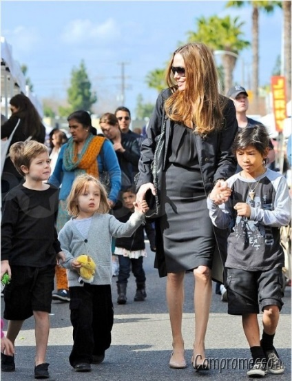 Az evolúció a stílus, a ruházat Angelina Jolie