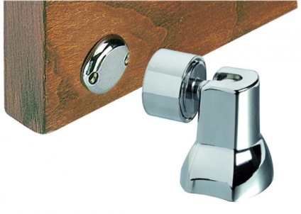 Lock az ajtó nyitott helyzetben mágnes, roller, labda, STN 0960