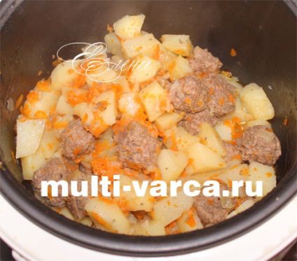 Húsgolyók burgonya multivarka (multivarka) Húsgombócokat burgonya multivarka