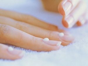 Gel Instant körömbőr eltávolító otthon - hogyan lehet egy áttekintést az erőforrások (kutikula) Gel Instant körömbőr eltávolító otthon - hogyan lehet egy áttekintést az erőforrások