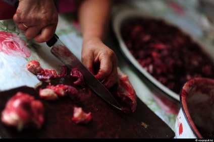 Hogyan hentes egy ló, főz - Chef Kazahsztán (szakácsok) Hogyan hentes egy ló, főz - Chef Kazahsztán