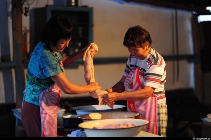 Hogyan hentes egy ló, szakácsok - Chef Kazahsztán (ló) Hogyan hentes egy ló, főz - Chef Kazahsztán