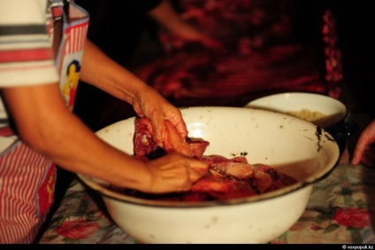 Hogyan hentes egy ló, főz - Chef Kazahsztán (szakácsok) Hogyan hentes egy ló, főz - Chef Kazahsztán