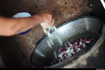 Hogyan hentes egy ló, szakácsok - Chef Kazahsztán (ló) Hogyan hentes egy ló, főz - Chef Kazahsztán