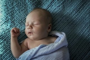Hogyan kell tanítani a gyermeket, hogy aludni anélkül pelenka leírása hatékony eszközöket és módszereket az elválasztás