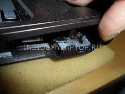Hogyan szétszedni laptop Acer Aspire 5742g