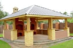 Hogyan lehet a pavilon udvarán kő, fa és kovácsoltvas pavilon (csinálni) Hogyan lehet a pavilon udvarán kő, fa és kovácsoltvas pavilon
